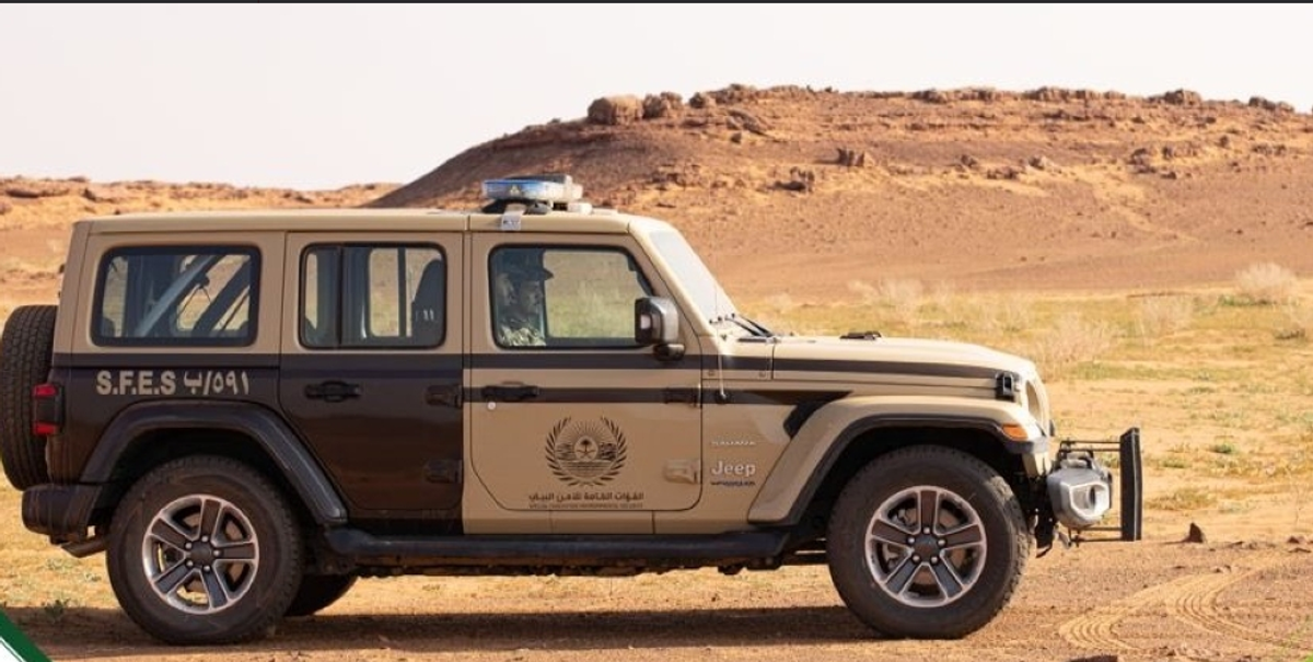 Environmental security arrests citizens for transporting 16 cubic meters of local firewood in Madinah