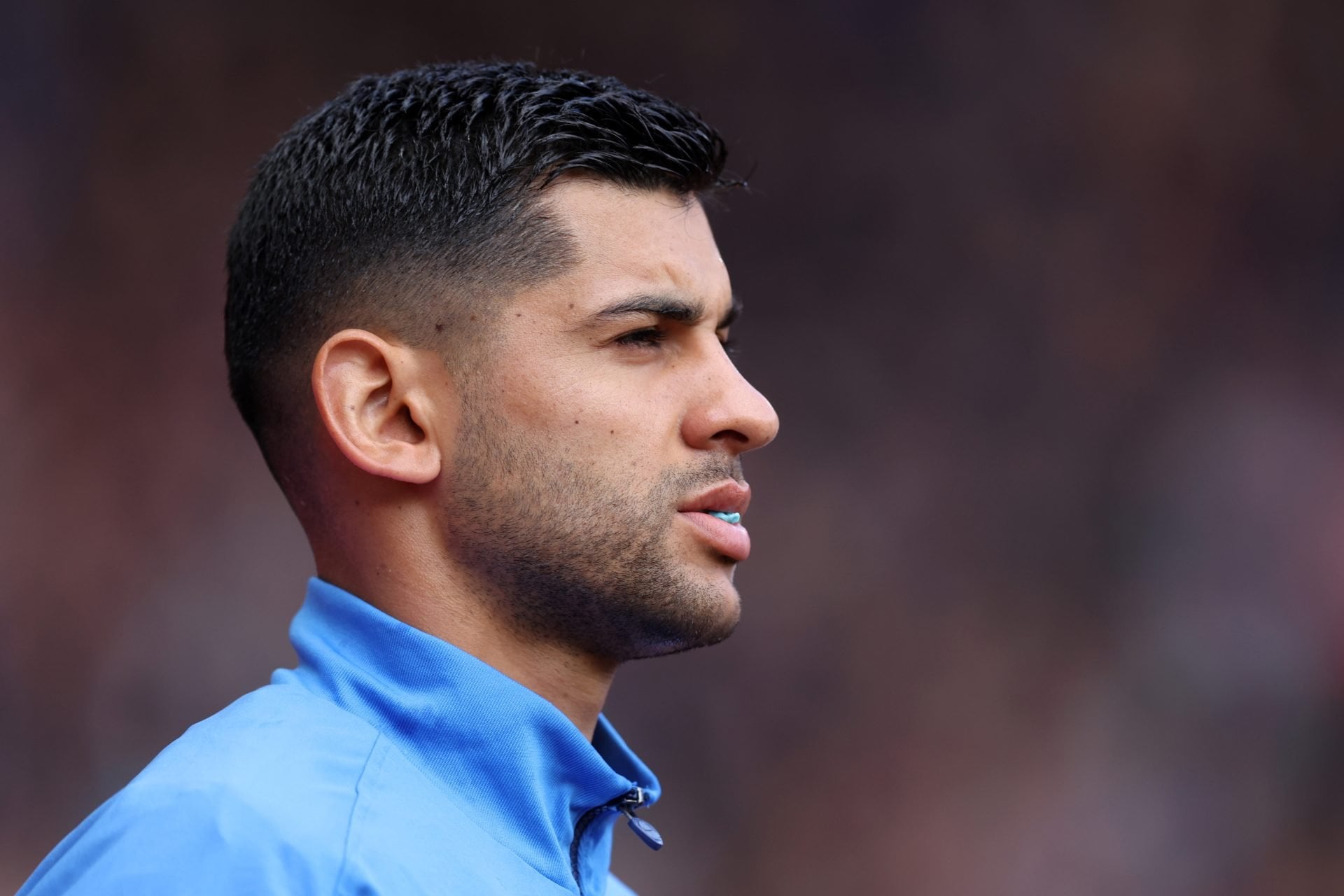 Barcelona weigh up move for Premier League star after Araujo exit; La Liga defender another option