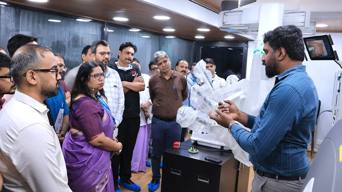 US-Made ‘Xi Experience Centre’ Vehicle Arrives At BMHRC For Robotic Surgery Training