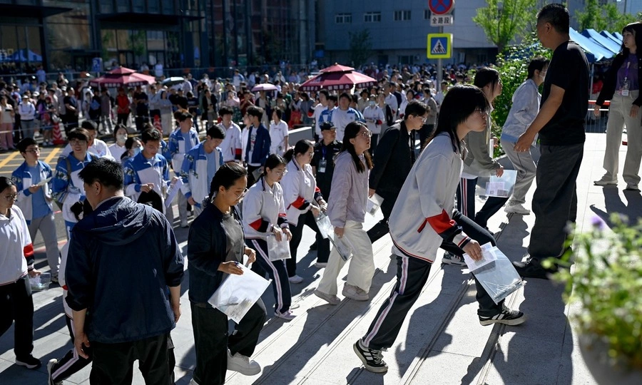 15-year-old girl skips two grades to sit college entrance exam with brother, wins place at world's 13th best university