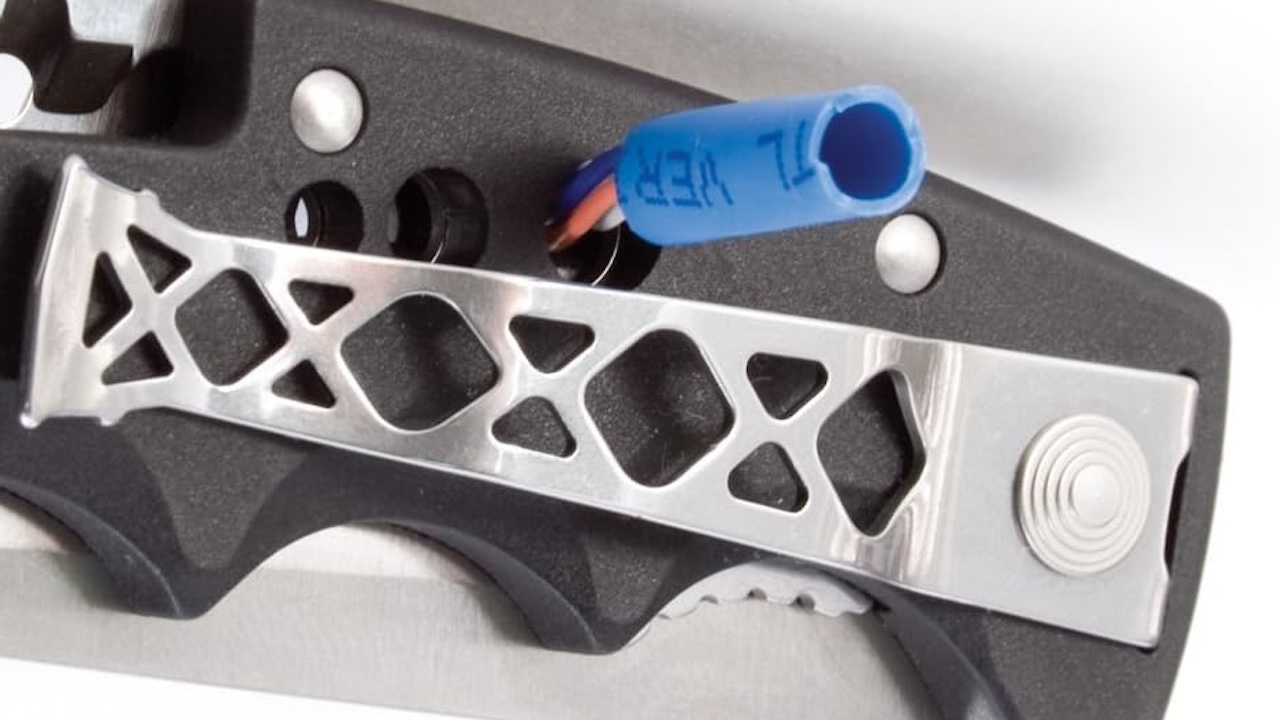 SOG Kilowatt Turns a Pocket Knife Into a Wire Tool
