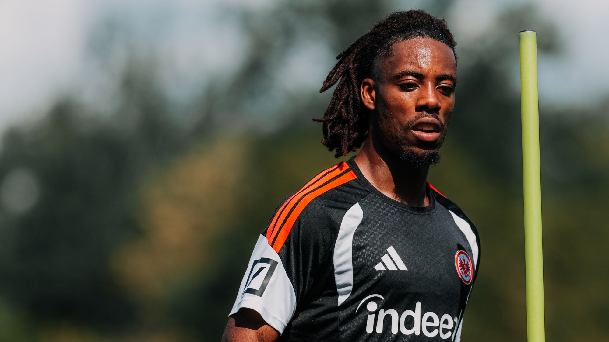 Elye Wahi departs on loan