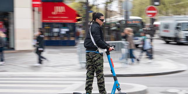 E-scooters: helmets and reflective vests are now compulsory in Paris and the inner suburbs