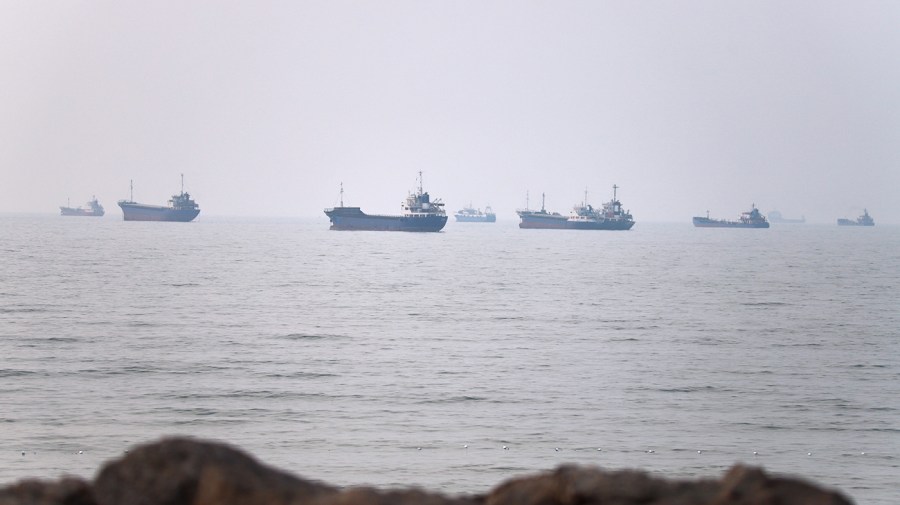 Iran signals Strait of Hormuz deal close, but ceasefire dispute lingers