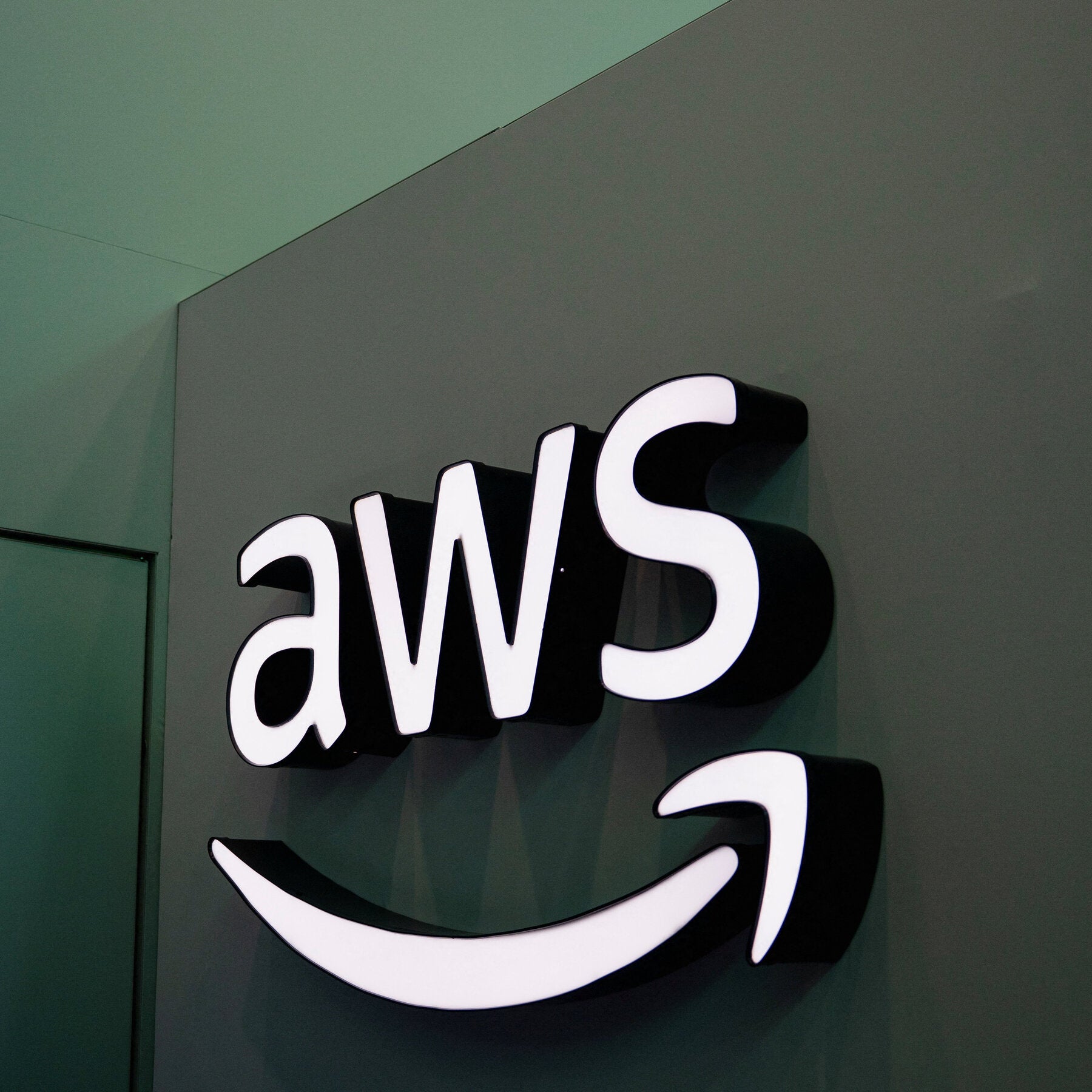 New Amazon Data Center Stokes Worry It Would Be the Most Polluting Power Plant in the U.S.