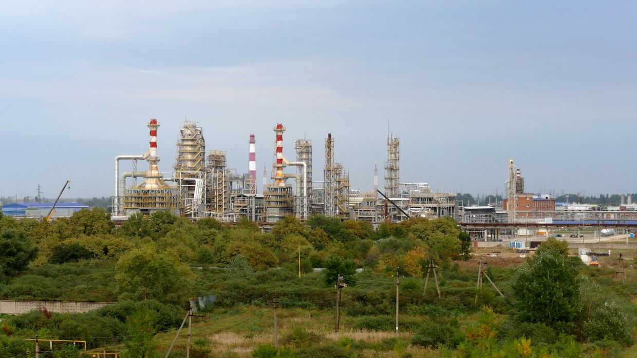 Major Russian oil refinery reportedly struck in Ukrainian attack