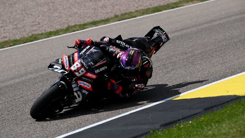Aprilia's Martin extends championship lead with British GP sprint win