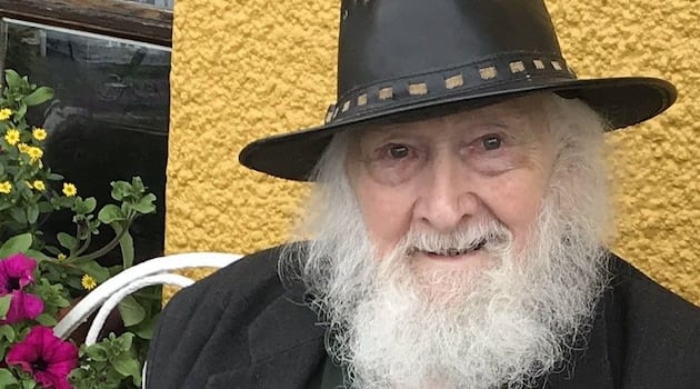 Maurice MacGowan had ‘a beautiful and noble soul’, funeral told