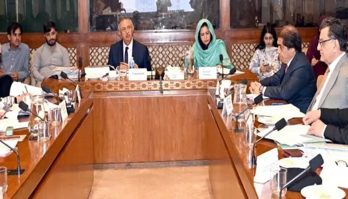 Senate body reviews plan to modernise 200-year-old rail network in Sindh