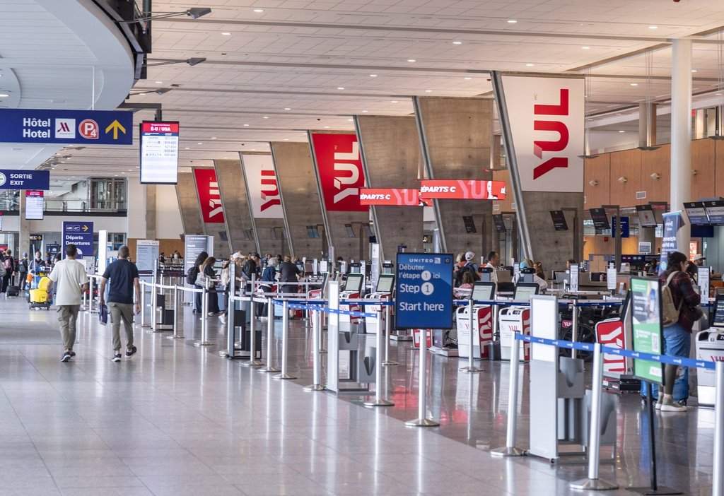 Traffic controller in critical condition after being struck by a plane in Montreal