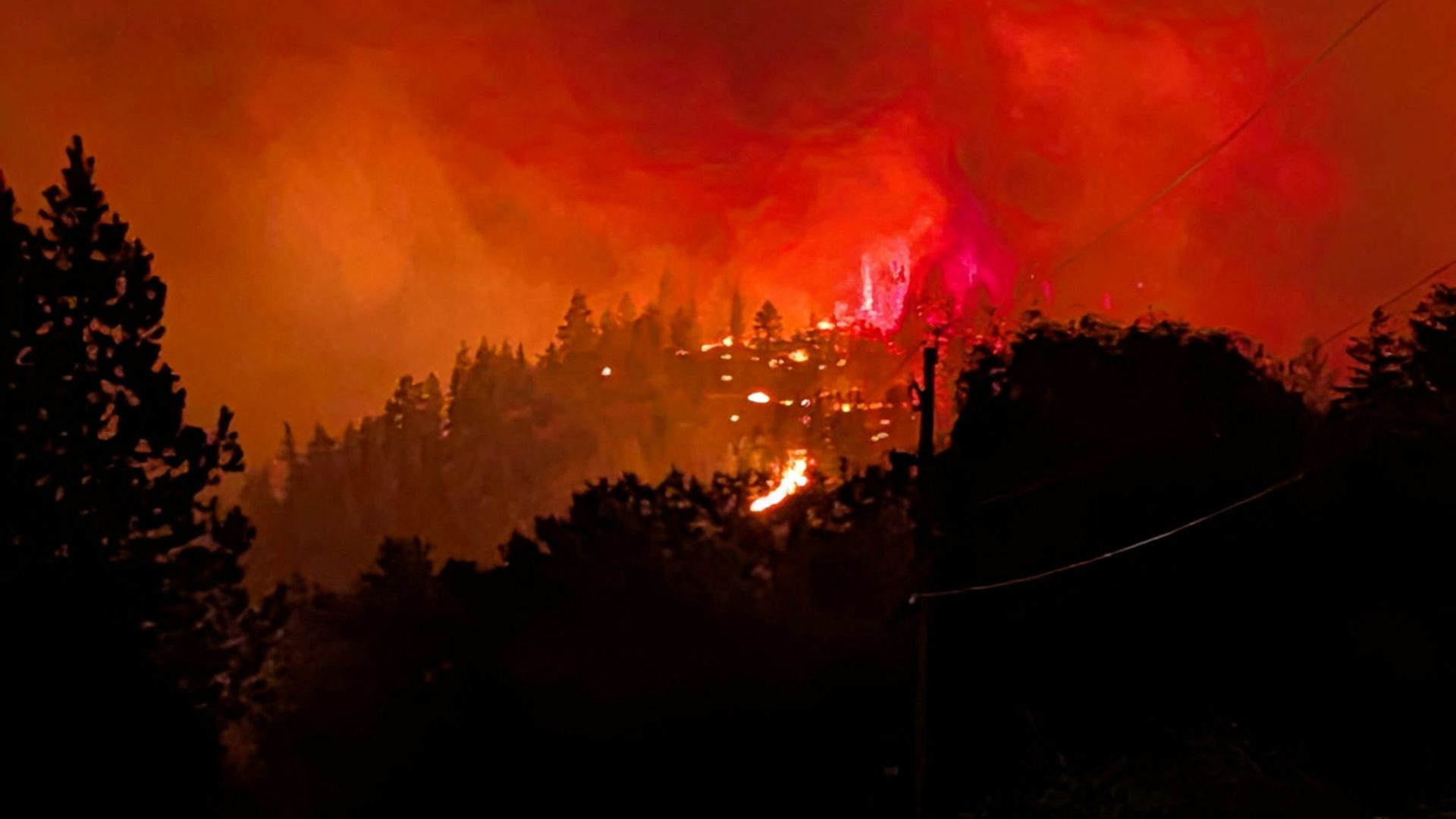 Thousands evacuated as huge wildfire spreads in Canada