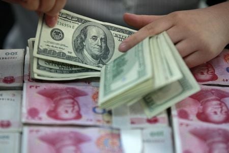 Dollar rebounds slightly with Iran sanctions, Treasury yields in focus