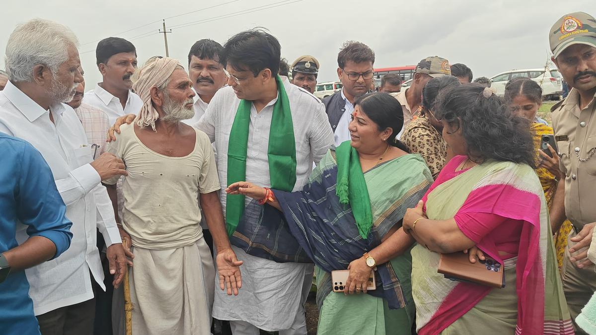 Minister Ajay Dharam Singh reviews drought situation in Raichur
