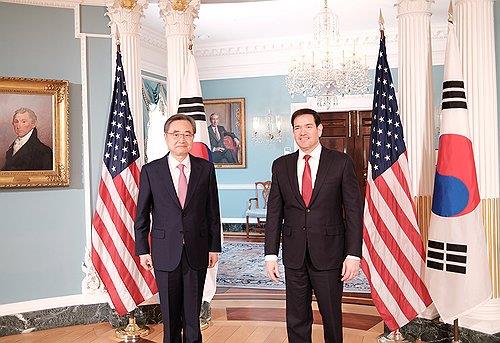 S. Korea, U.S. remain committed to N.K. denuclearization despite omission from call readouts: Seoul