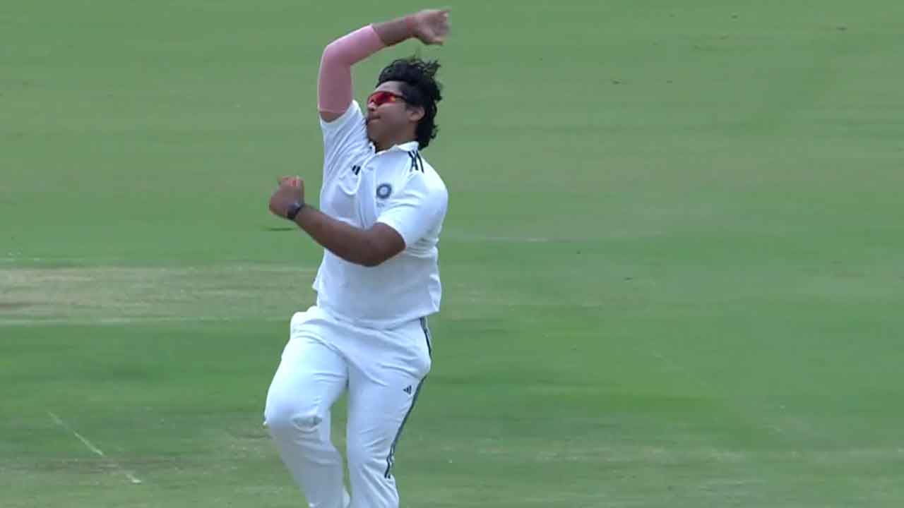 Vaibhav Sooryavanshi hits back with 2 wickets in 4 balls in Duleep Trophy - WATCH