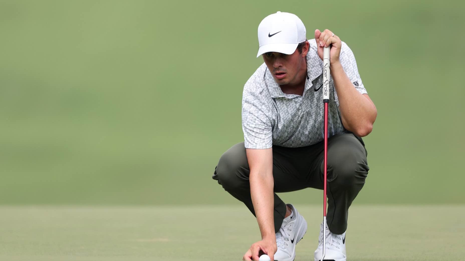 Pro scoops albatross, unusual rules break ... in the same round!