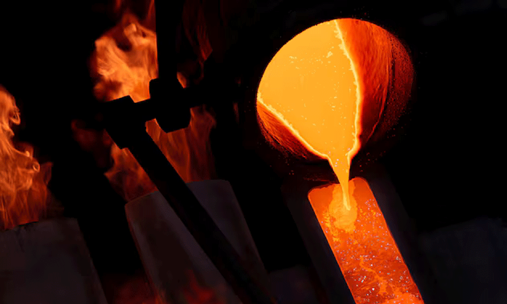 Gold price per tola drops Rs600 in Pakistan