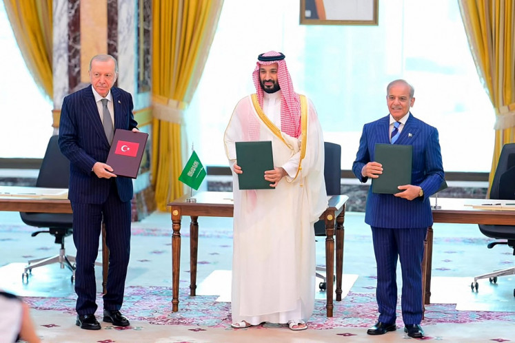 Saudi Arabia, Turkey, Pakistan sign defence pact amid regional war