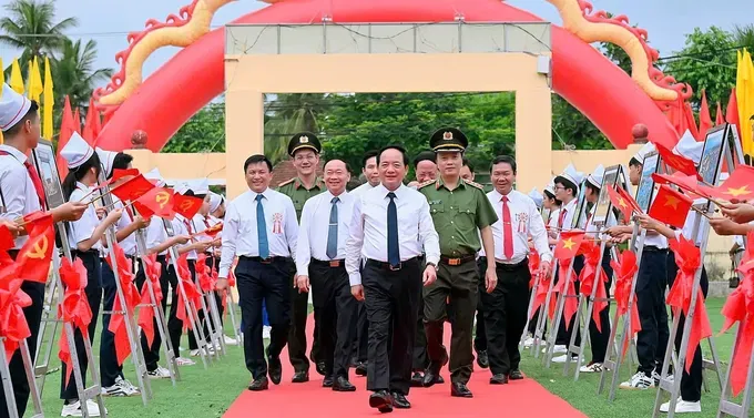 Senior Party official attends national security festival in Gia Lai