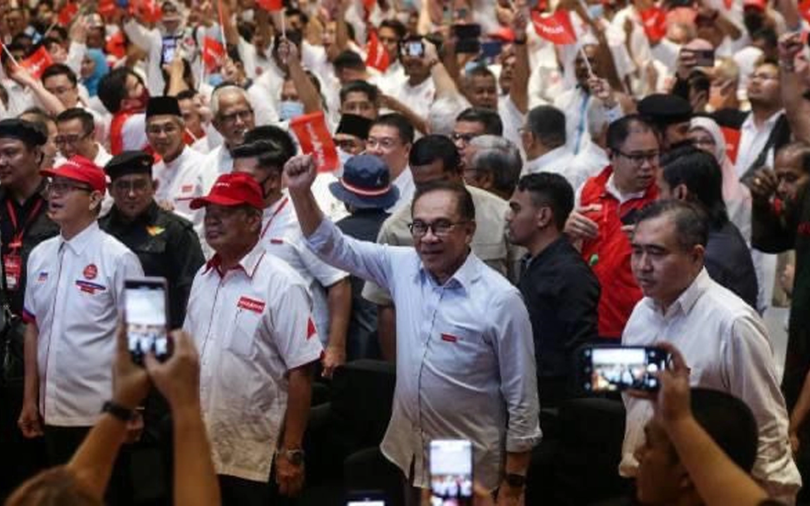 PH’s biggest problem is the economy and great expectations