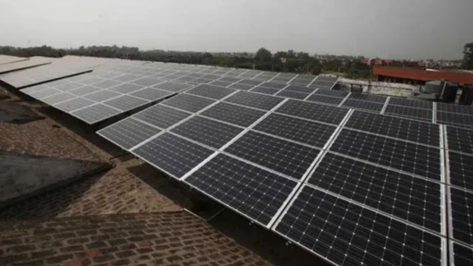 How to make a solar-heavy grid stable and affordable