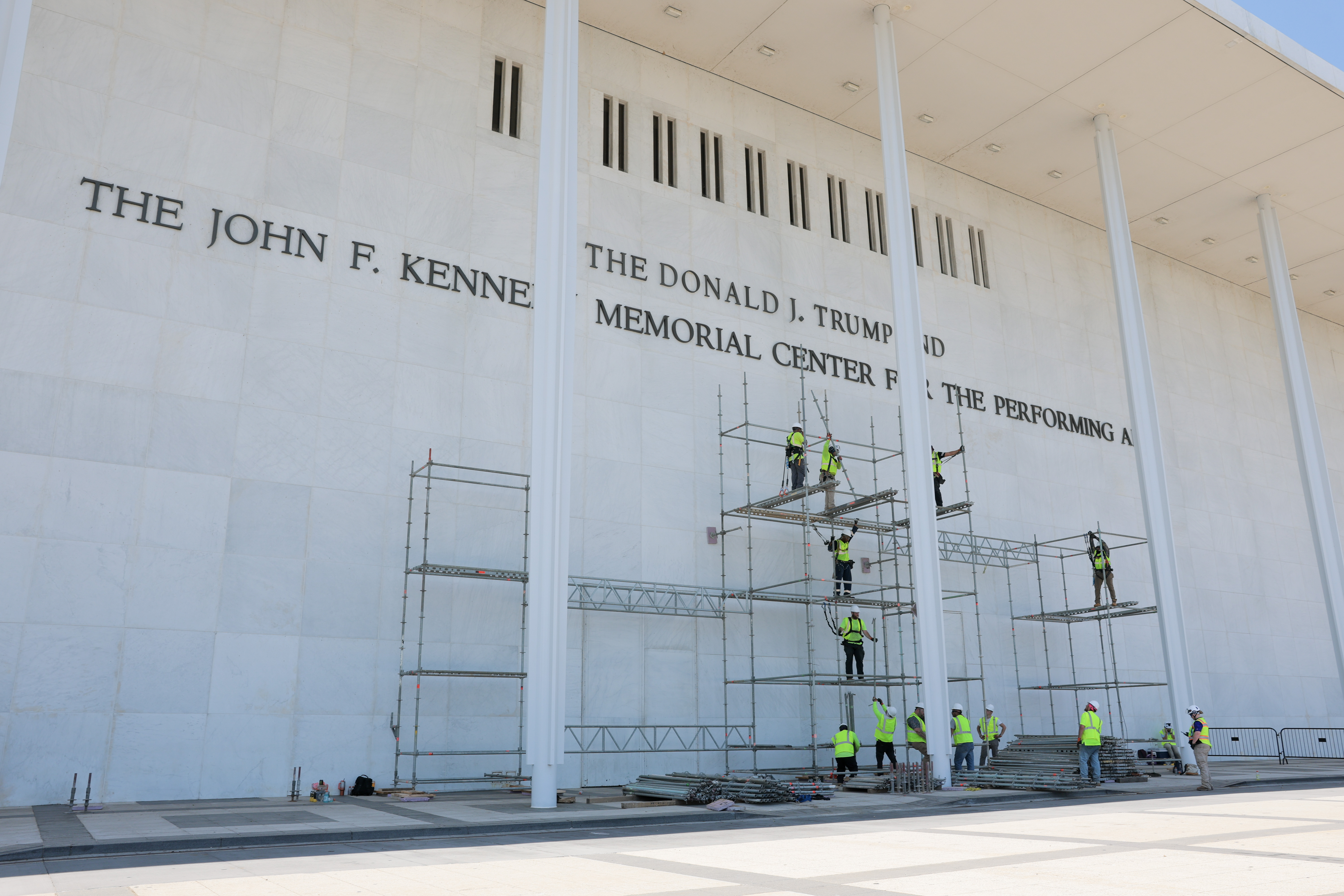Kennedy Center Warns Of “Death Spiral” If Trump’s Name Isn’t Returned To Complex, While New Report Shows Fiscal Plunge After Previous POTUS Rebrand