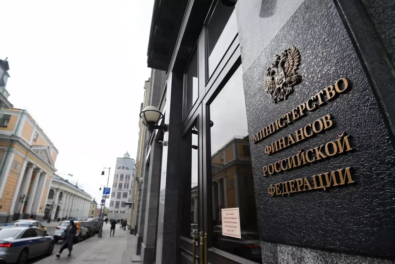 Putin signs new state procurement law letting officials swap goods and change countries of origin to protect suppliers from sanctions