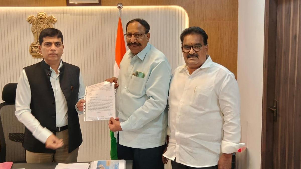 Lorry owners seek permits for goods transport between A.P. and Telangana