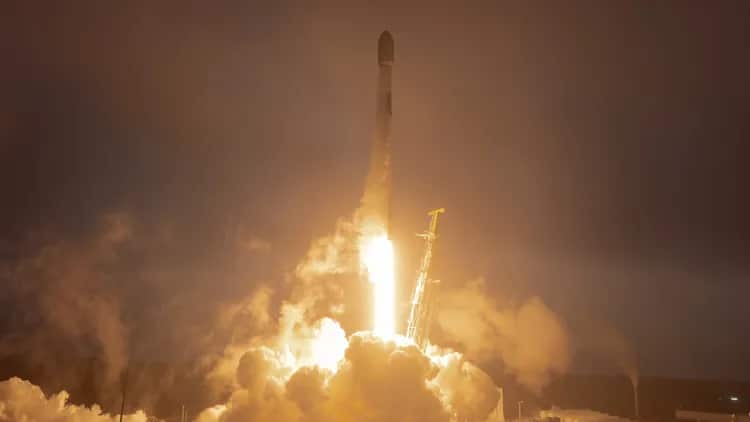 SpaceX launches 24 more Starlink satellites aboard Falcon 9