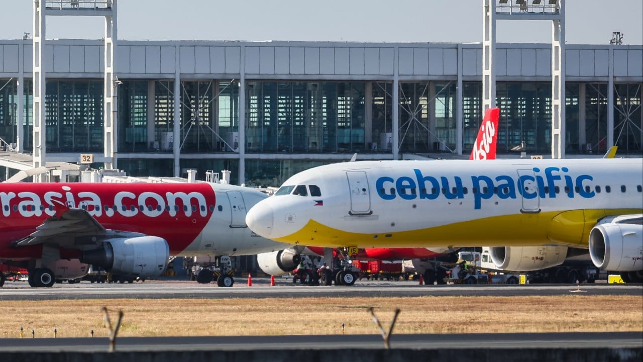 Manila-bound Cebu Pacific flight returns to Hong Kong after suspected cargo door issue
