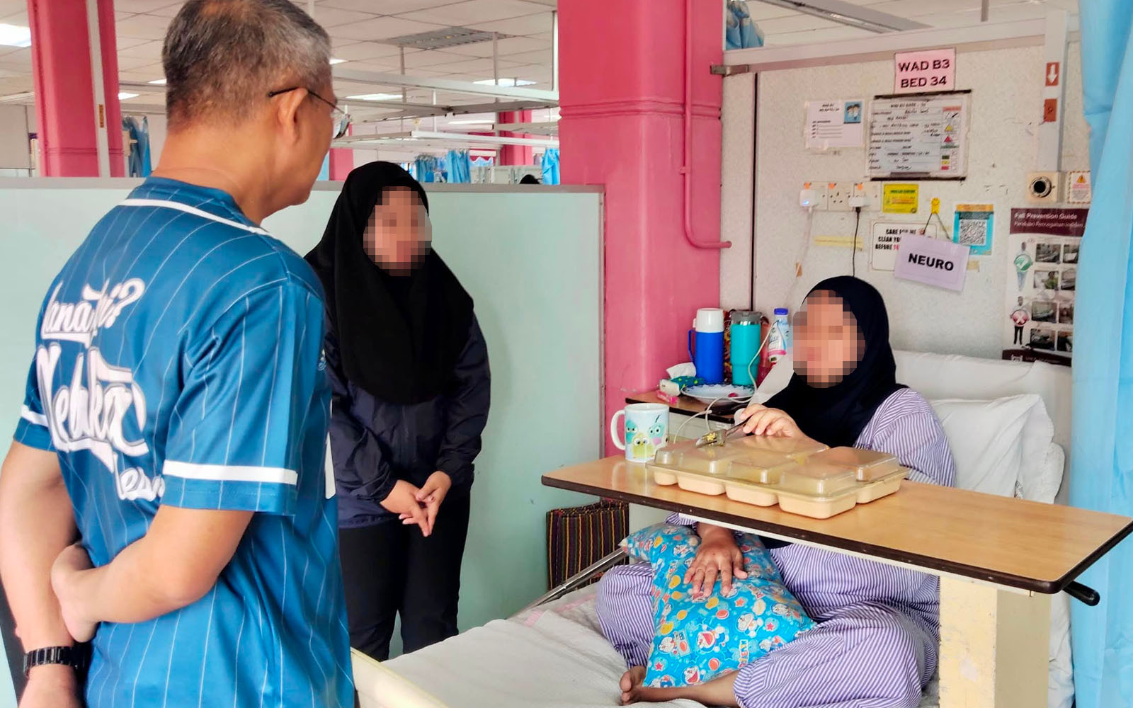 2 cedera main gelongsor air di taman tema Melaka