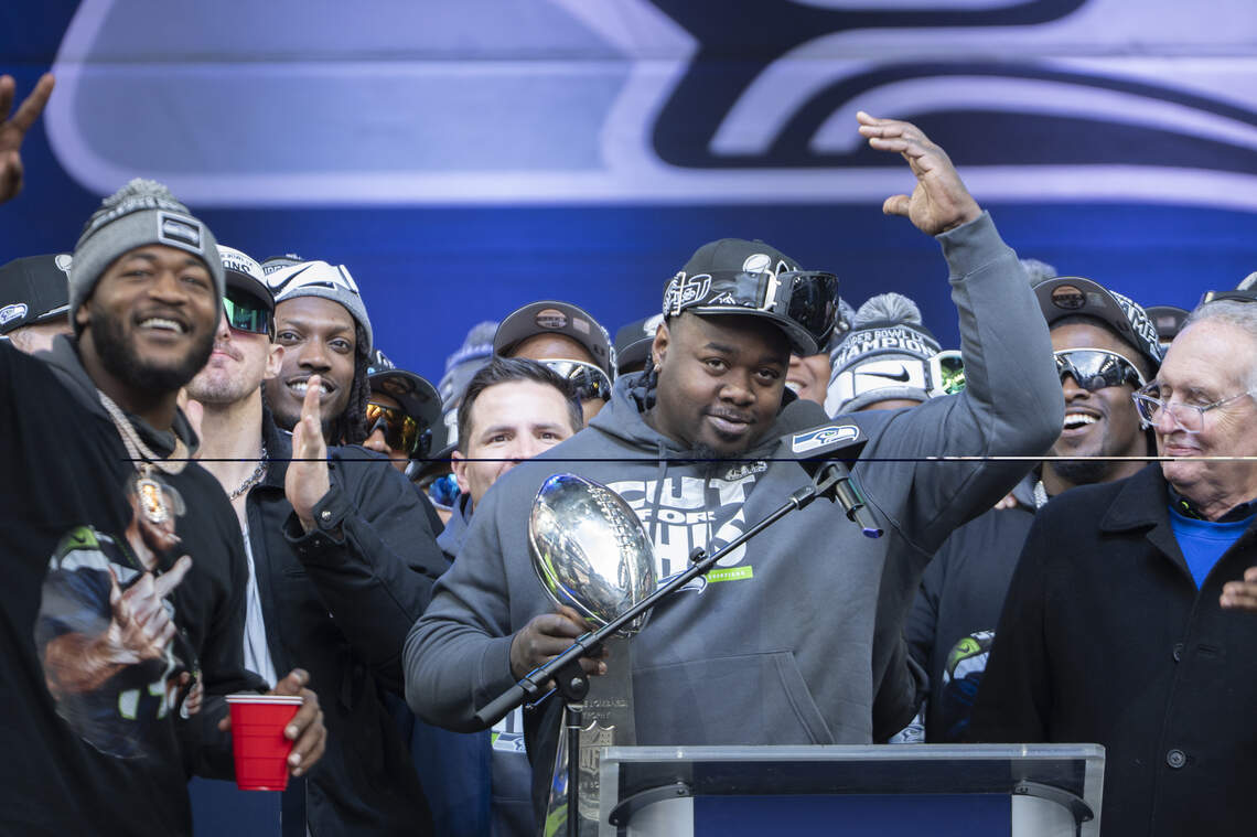 Seahawks stadium Fan Fest: Emmanwori stretches, Hall’s truck, Price still out