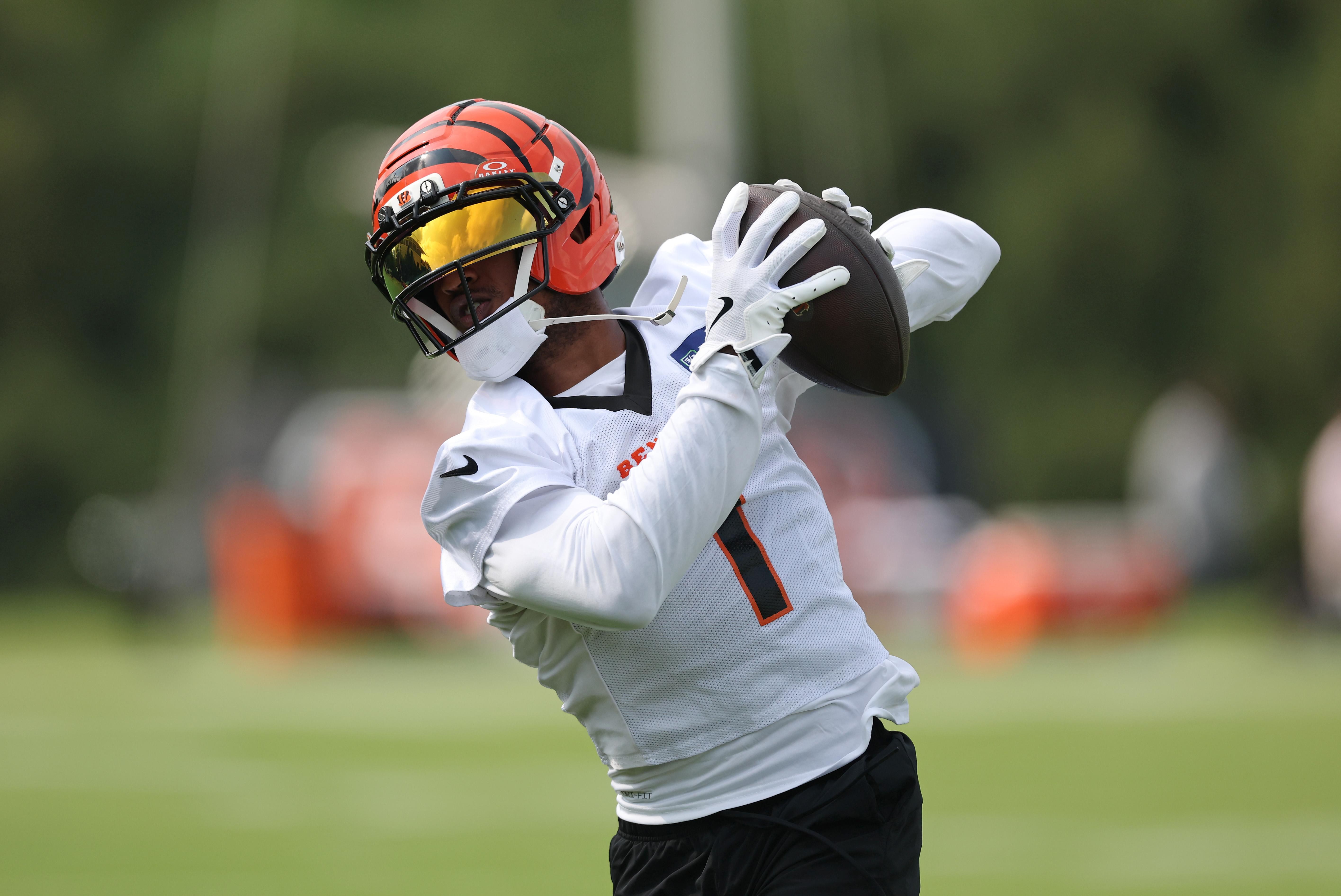 Ja’Marr Chase banged up at Bengals practice