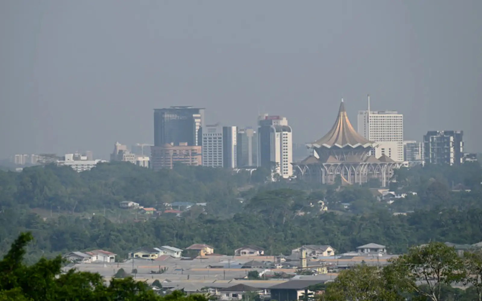 5 areas in Sarawak record unhealthy API readings