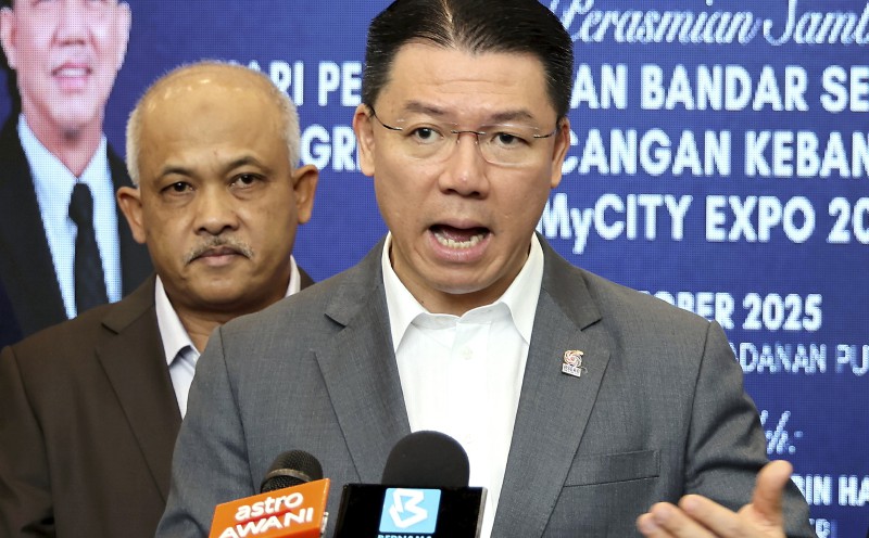 40-year settlement issue resolved, 120 families in Sungkai, Kuala Bikam get land grants