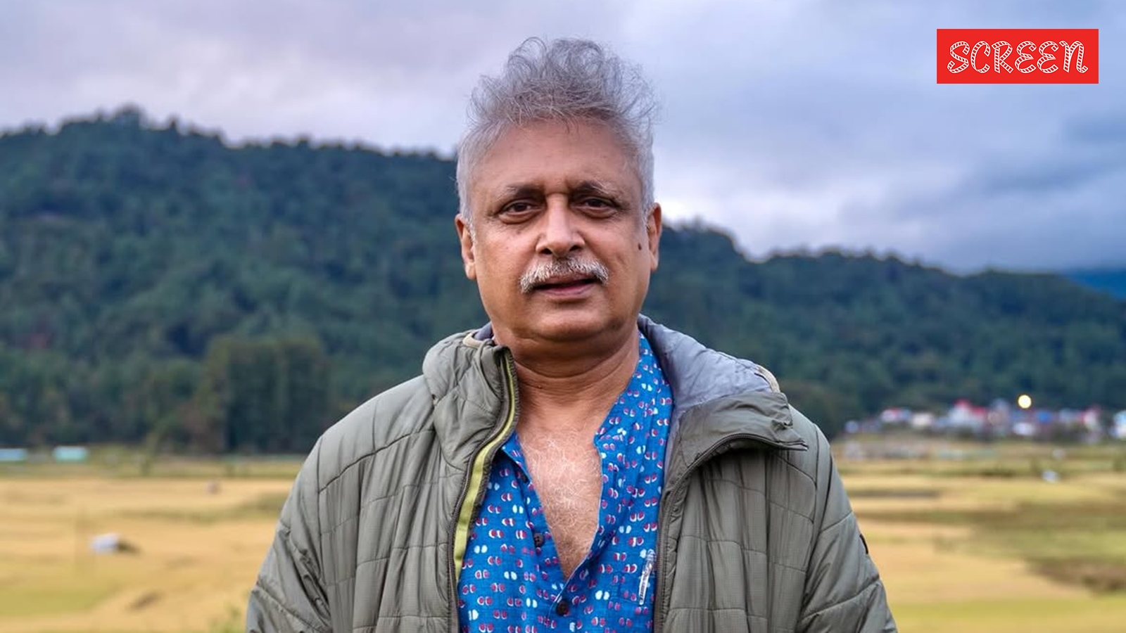 Piyush Mishra meets protesting job aspirants in Ranchi, sings ‘Aarambh Hai Prachand’