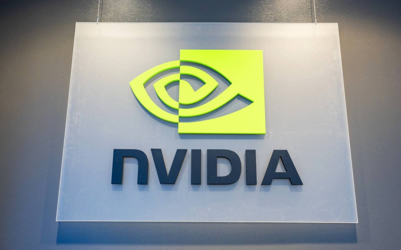 Wall Street ends higher as tech rebounds before Nvidia results