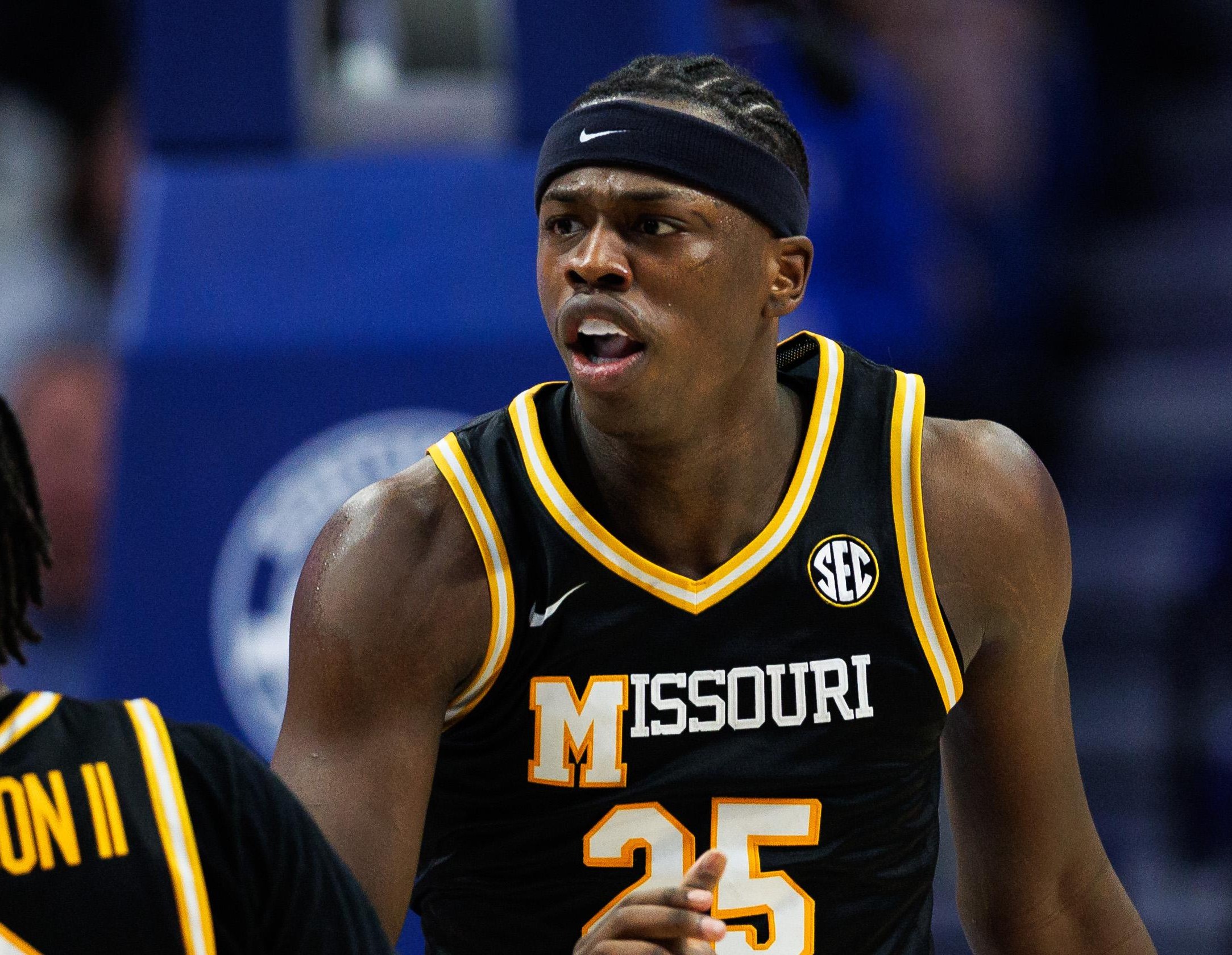 SEC announces ban for former pros: Does this make Mark Mitchell ineligible?