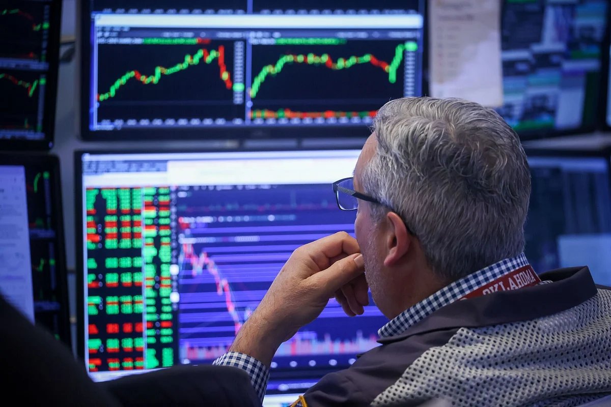 Oil down as traders weigh US sanctions threat against Iran