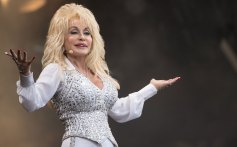 Watch Jack White Cover ‘Jolene’ in London Hours After Dolly Parton’s Death: ‘Instant Sainthood’