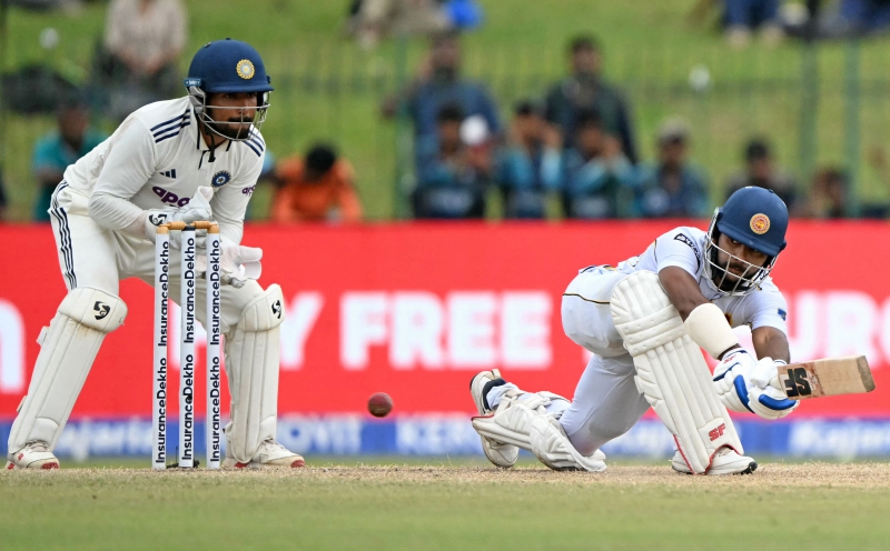 Sri Lanka trail India by 238 runs in second Test
