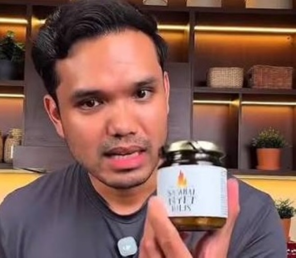 Whopping 150,000 jars in 114 seconds: Khairul Aming’s Sambal Nyet Bilis sells out before you can say ‘tambah nasi’ (VIDEO)