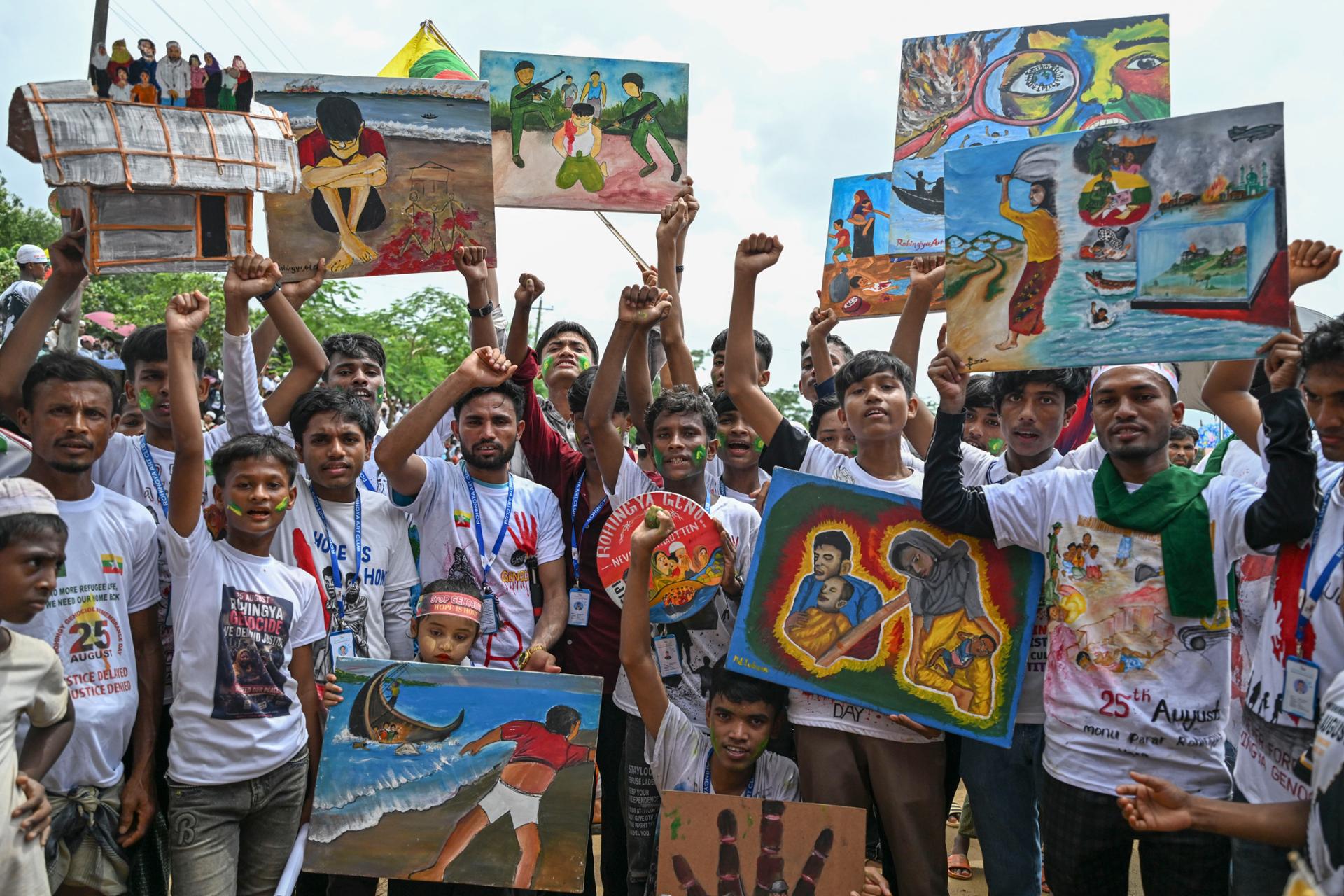 Rohingya refugees in Bangladesh demand safe return to Myanmar