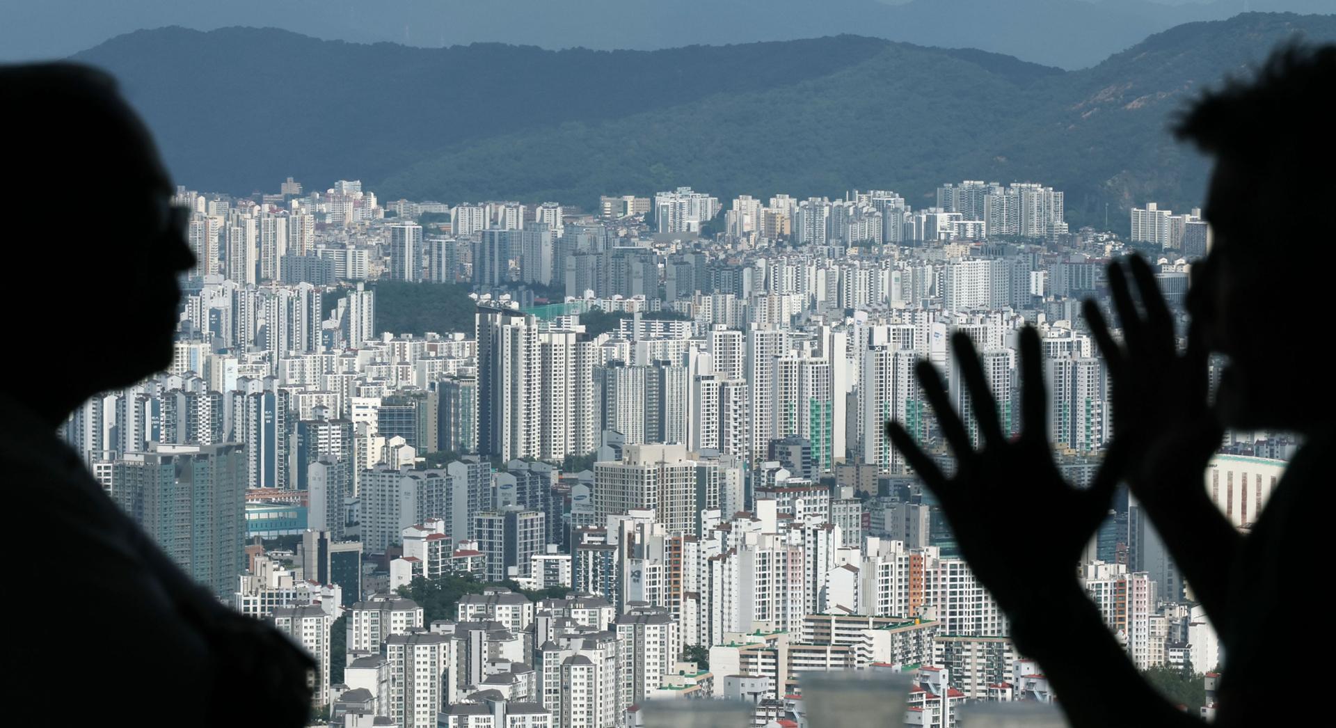 Population mobility falls in July amid housing market slowdown
