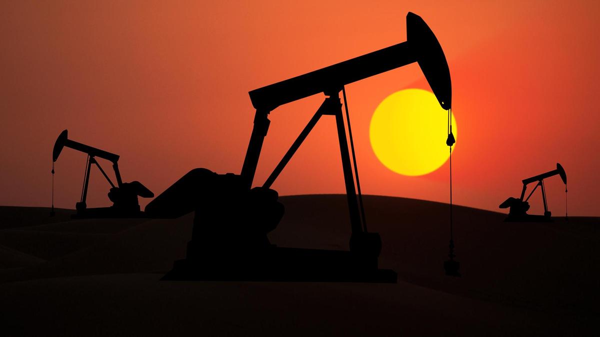 Crude oil price: Futures fall as Iran, Oman discuss maritime corridor in Strait of Hormuz