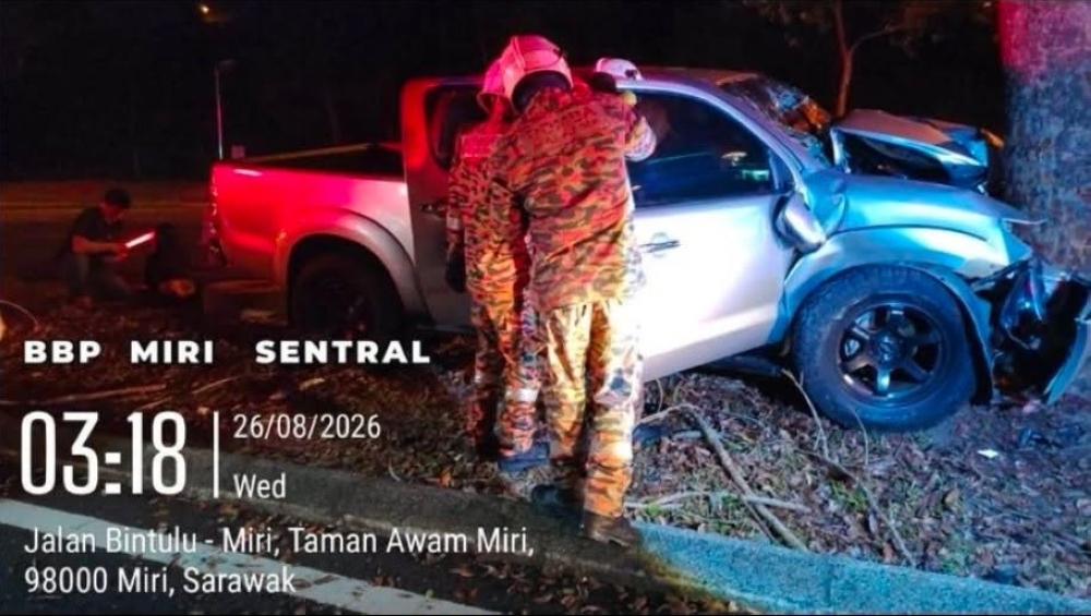 One dead, three injured after 4WD crashes into tree at Miri public park