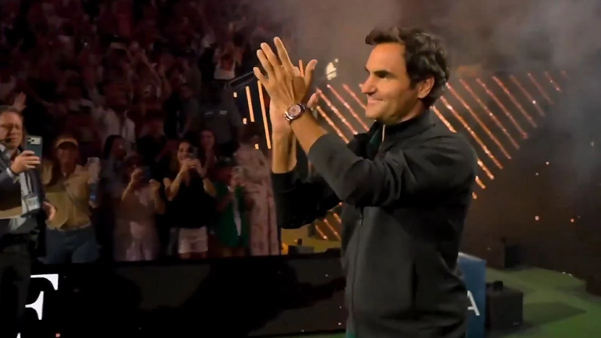 Roger Federer Makes Triumphant US Open Return, Beats Former Rival Andy Roddick In Star-Studded Arthur Ashe Exhibition | Video