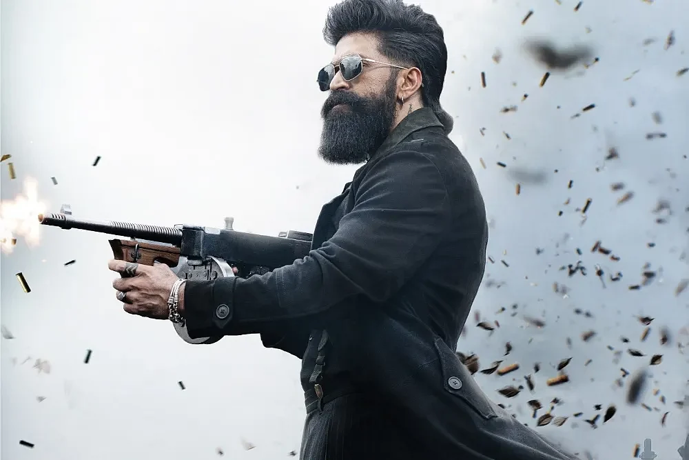 Toxic early reviews: Yash's raging fairytale leaves a bitter taste, Kiara Advani gets a raw deal