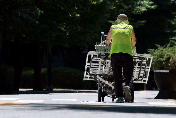 Gov't Ramps Up Response as Extreme Heat Threatens High‑Risk Workers