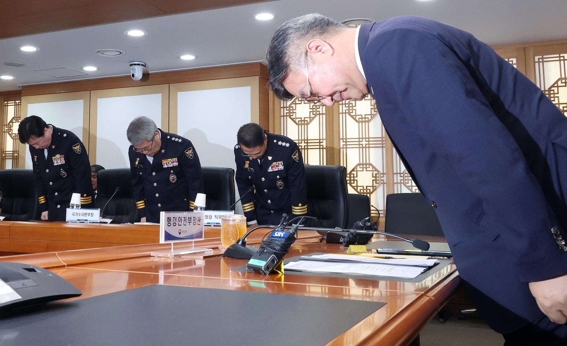 Interior minister apologizes over police mishandling of missing person case in Jeju